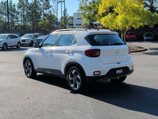 Used 2025 Hyundai Venue SEL FWD image 7