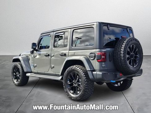 Used 2022 Jeep Wrangler Unlimited Sahara image 3