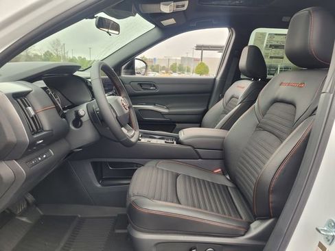 New 2026 Nissan Pathfinder Rock Creek w/ Rock Creek Premium Package AWD/4WD image 6