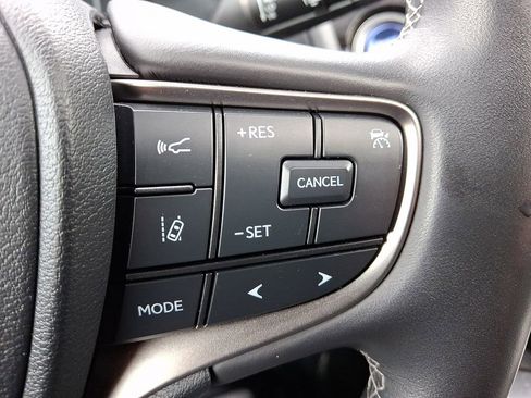 Used 2022 Lexus UX 250h w/ Premium Package image 20