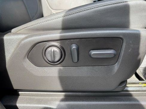 Used 2022 Chevrolet Silverado 1500 LTZ w/ LTZ Premium Package image 38