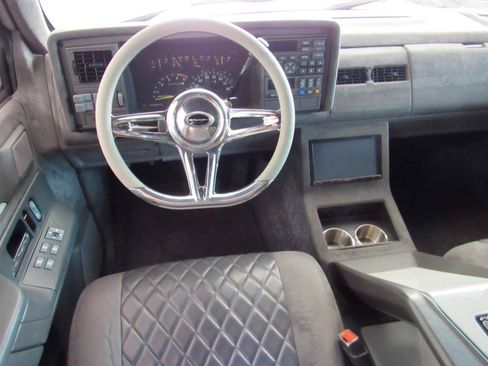 Used 1993 Chevrolet Silverado 3500 2WD Crew Cab image 3