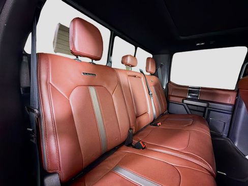 Used 2022 Ford F350 Platinum w/ FX4 Off-Road Package image 30