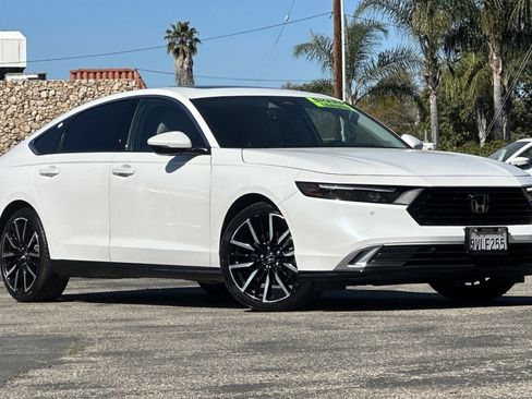 Used 2025 Honda Accord Touring image 2