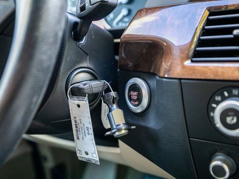 Used 2010 BMW 535i Sedan image 31