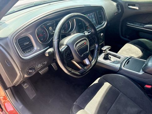 Used 2020 Dodge Charger Scat Pack w/ Dynamics Package RWD image 9