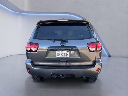 Used 2019 Toyota Sequoia Platinum AWD/4WD image 5