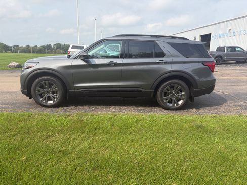 New 2026 Ford Explorer Active w/ Active Comfort Package AWD/4WD image 7