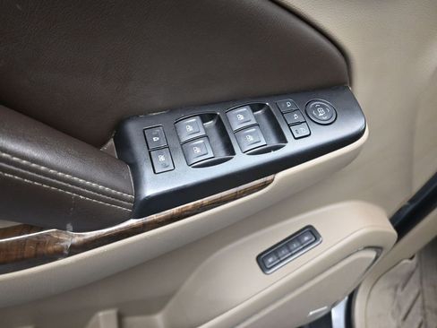 Used 2020 Chevrolet Tahoe LT w/ Luxury Package image 6