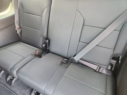 Used 2026 Chevrolet Traverse LT w/ Sun and Wheel Package FWD image 32