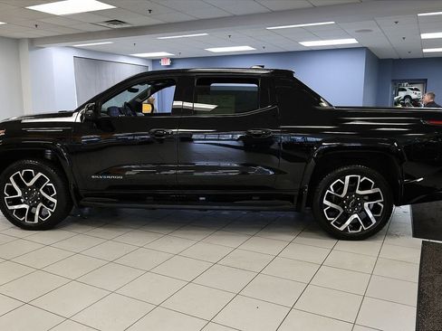 New 2024 Chevrolet Silverado EV RST image 2