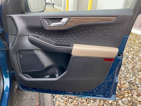 Used 2020 Ford Escape Titanium w/ Titanium Premium Package 2.0 image 29