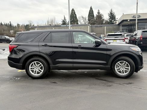 New 2026 Ford Explorer Active image 4