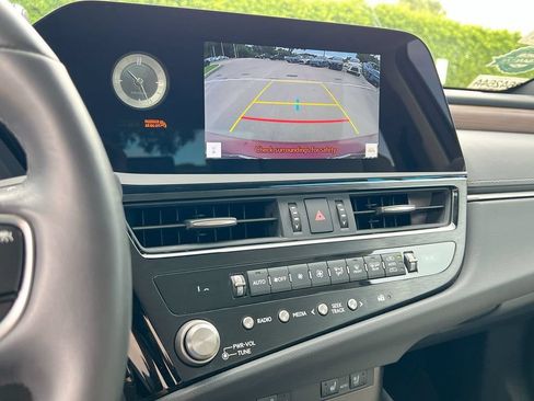 Certified 2024 Lexus ES 350 w/ Premium Package FWD image 16
