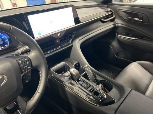 Used 2025 Toyota Crown Signia AWD/4WD image 30