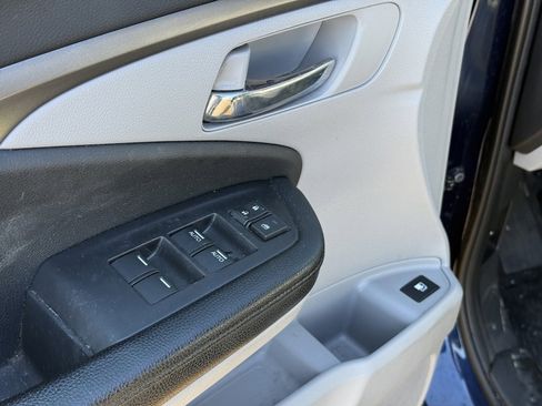 Used 2017 Honda Pilot EX image 10