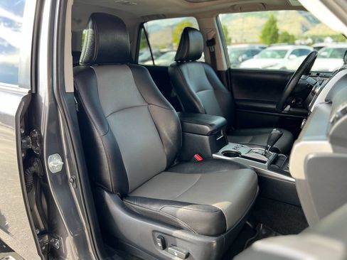 Used 2018 Toyota 4Runner SR5 Premium AWD/4WD image 24