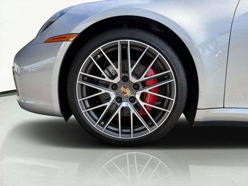 Used 2022 Porsche 911 Carrera S w/ Premium Package image 13