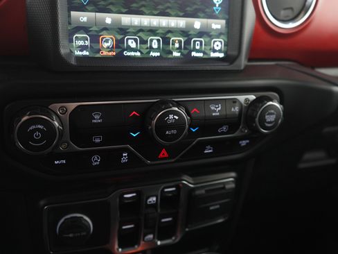 Used 2022 Jeep Gladiator Rubicon w/ Trailer Tow Package AWD/4WD image 22