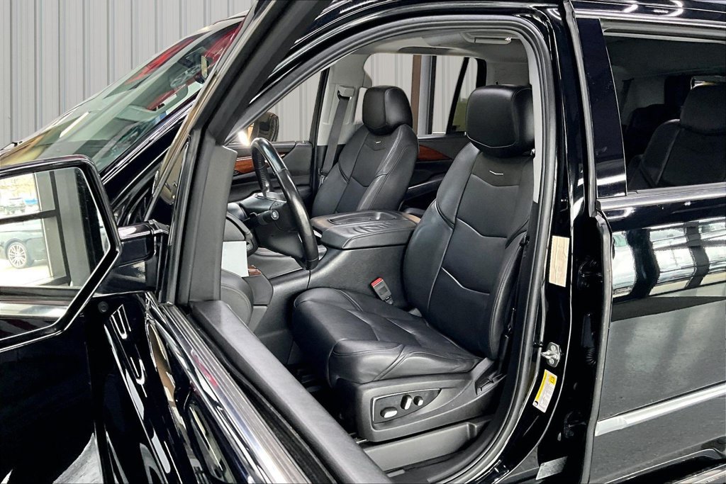 Used 2016 Cadillac Escalade Premium AWD/4WD image 20