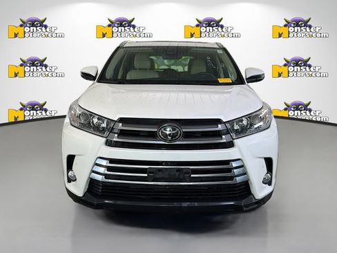 Used 2018 Toyota Highlander Limited AWD/4WD image 2