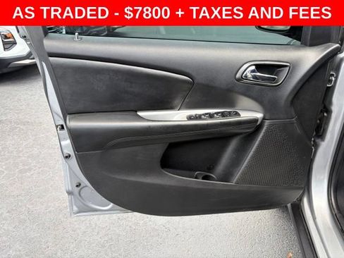 Used 2018 Dodge Journey SE w/ Connectivity Group FWD image 12