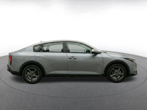 Used 2025 Kia K4 FWD image 14