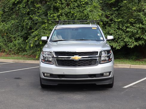 Used 2017 Chevrolet Suburban LT w/ Luxury Package RWD image 48