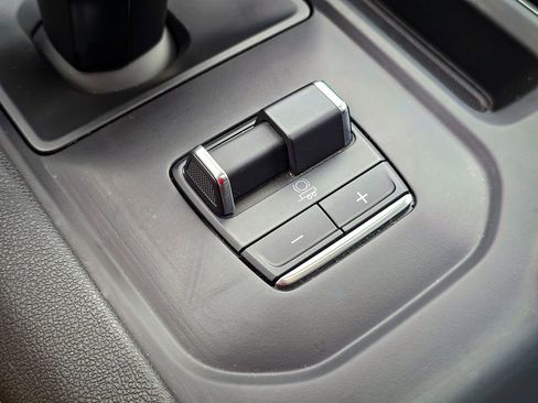 Used 2024 GMC Sierra 1500 AT4 w/ Technology Package image 29