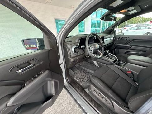 Used 2023 Chevrolet Colorado LT w/ LT Convenience Package II image 11