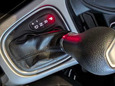 Used 2018 Jeep Compass Sport w/ Tech Group image 28