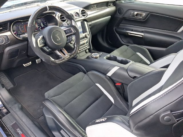 Used 2022 Ford Mustang Shelby GT500 w/ Carbon Fiber Track Pack RWD image 7