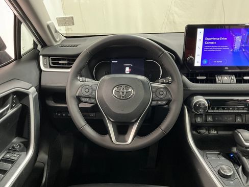 Used 2024 Toyota RAV4 XLE Premium image 7