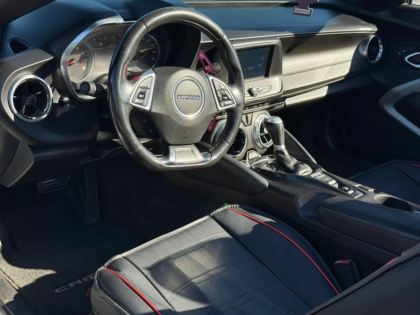 Used 2018 Chevrolet Camaro LT RWD image 10