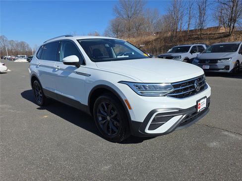 Used 2022 Volkswagen Tiguan SE image 8