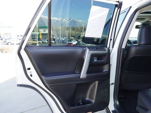 Certified 2022 Toyota 4Runner SR5 Premium image 19