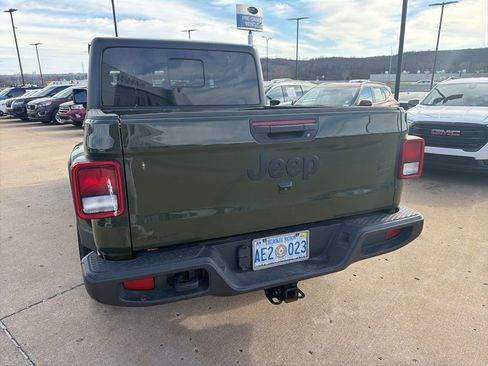 Used 2023 Jeep Gladiator Willys image 6