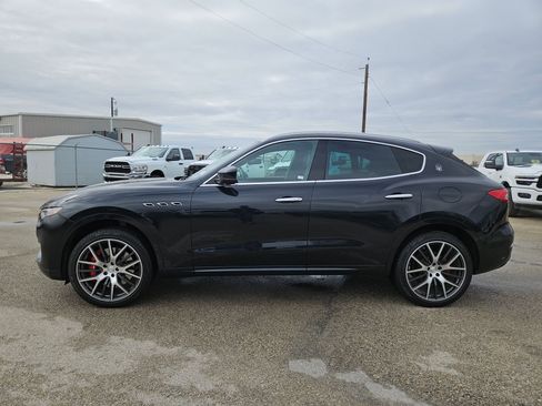 Used 2019 Maserati Levante S image 6