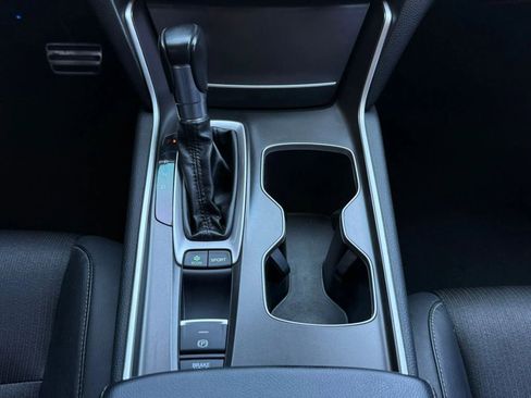 Used 2018 Honda Accord Sport image 33