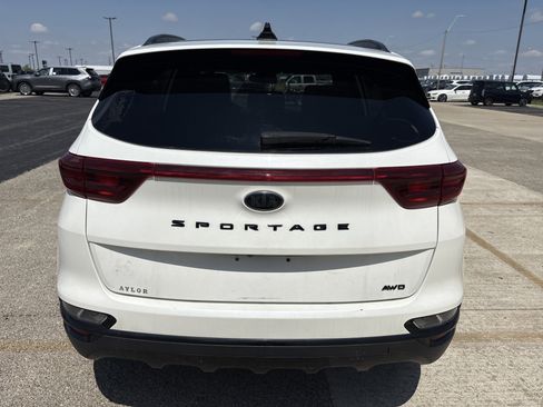 Used 2022 Kia Sportage Nightfall Edition image 4