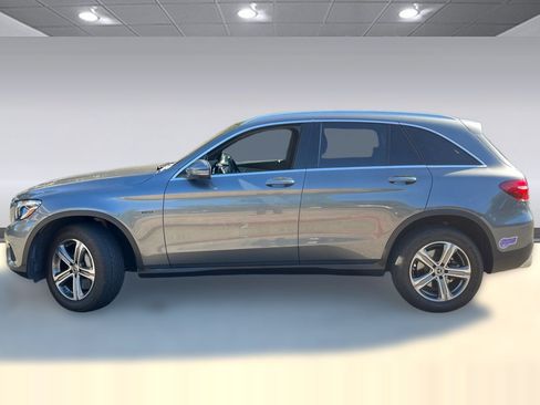 Used 2019 Mercedes-Benz GLC 350e 4MATIC image 2