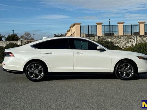 Used 2023 Honda Accord EX image 3