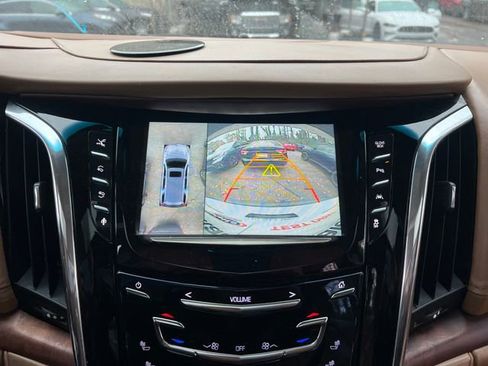 Used 2016 Cadillac Escalade ESV Platinum image 26