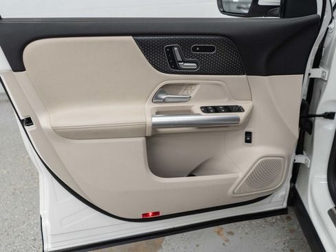 Used 2025 Mercedes-Benz GLA 250 4MATIC w/ Winter Package image 13