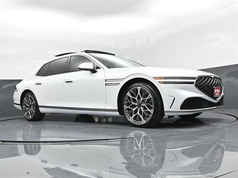 Used 2025 Genesis G90 3.5T AWD/4WD image 34