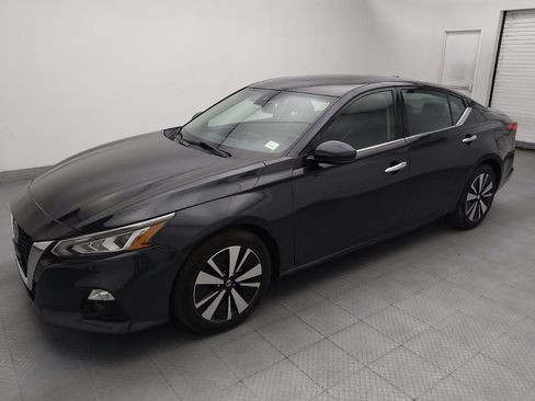 Used 2019 Nissan Altima 2.5 SL FWD image 2