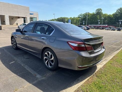 Used 2017 Honda Accord EX-L image 5