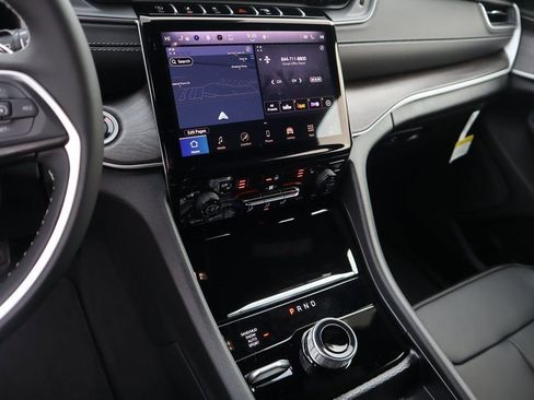 New 2025 Jeep Grand Cherokee L Limited image 5