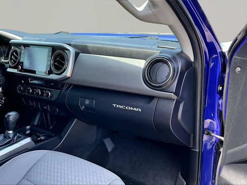 Used 2022 Toyota Tacoma SR5 AWD/4WD image 17