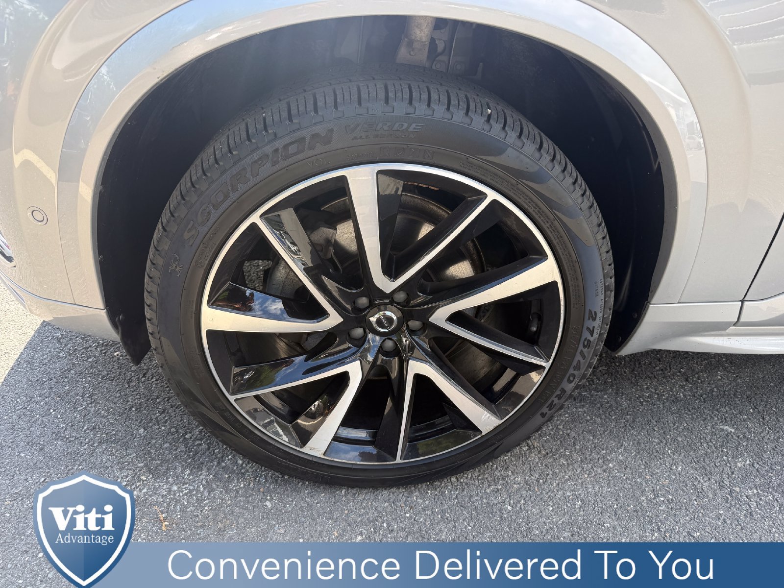 Certified 2023 Volvo XC90 B6 Plus w/ Protection Package Premier AWD/4WD image 12